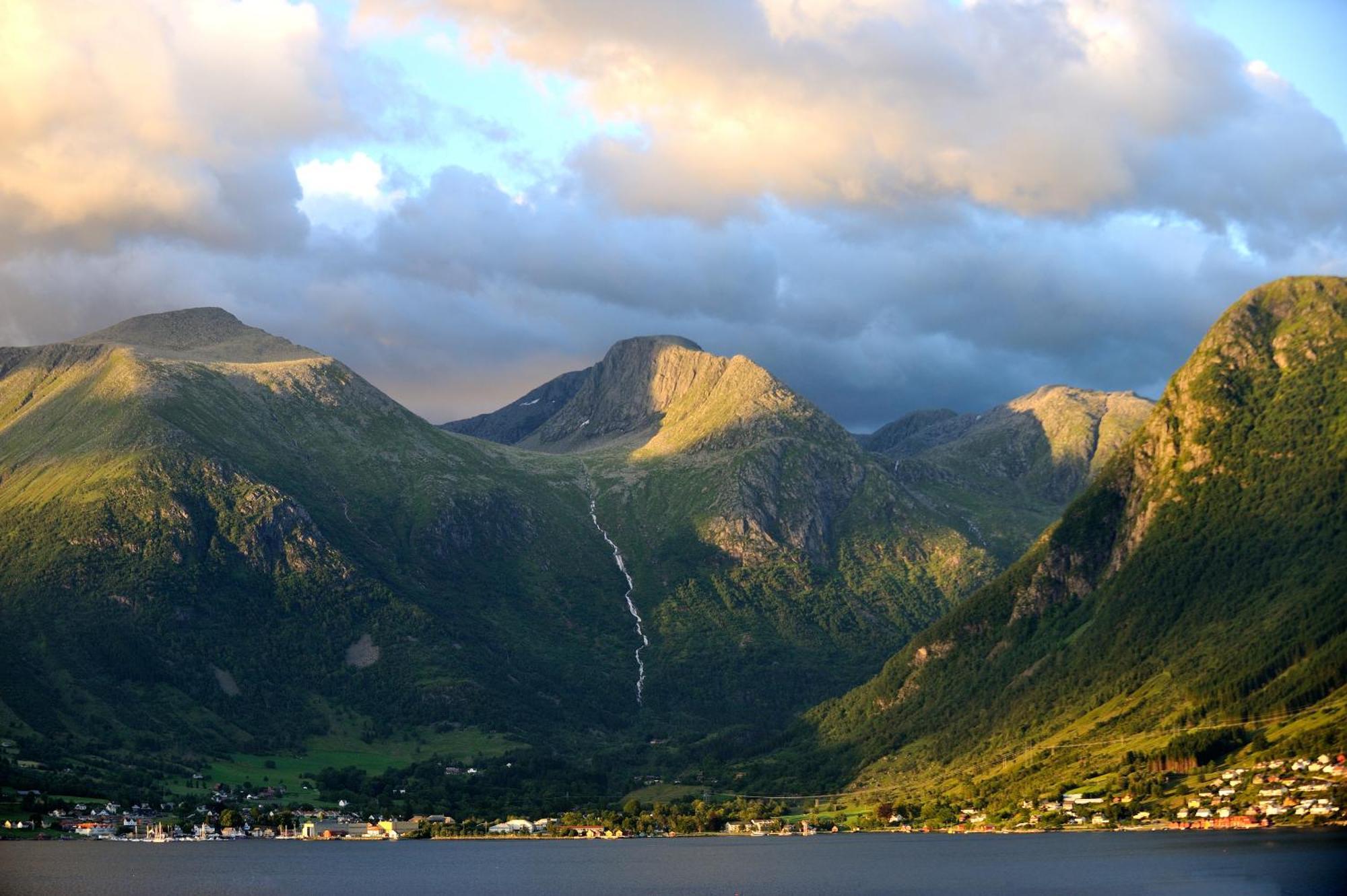 Rosendal Fjordhotel Екстер'єр фото